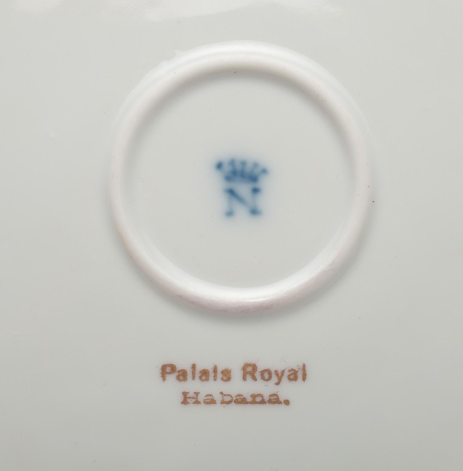 A Set of Twelve Capodimonte Porcelain Armorial Plates