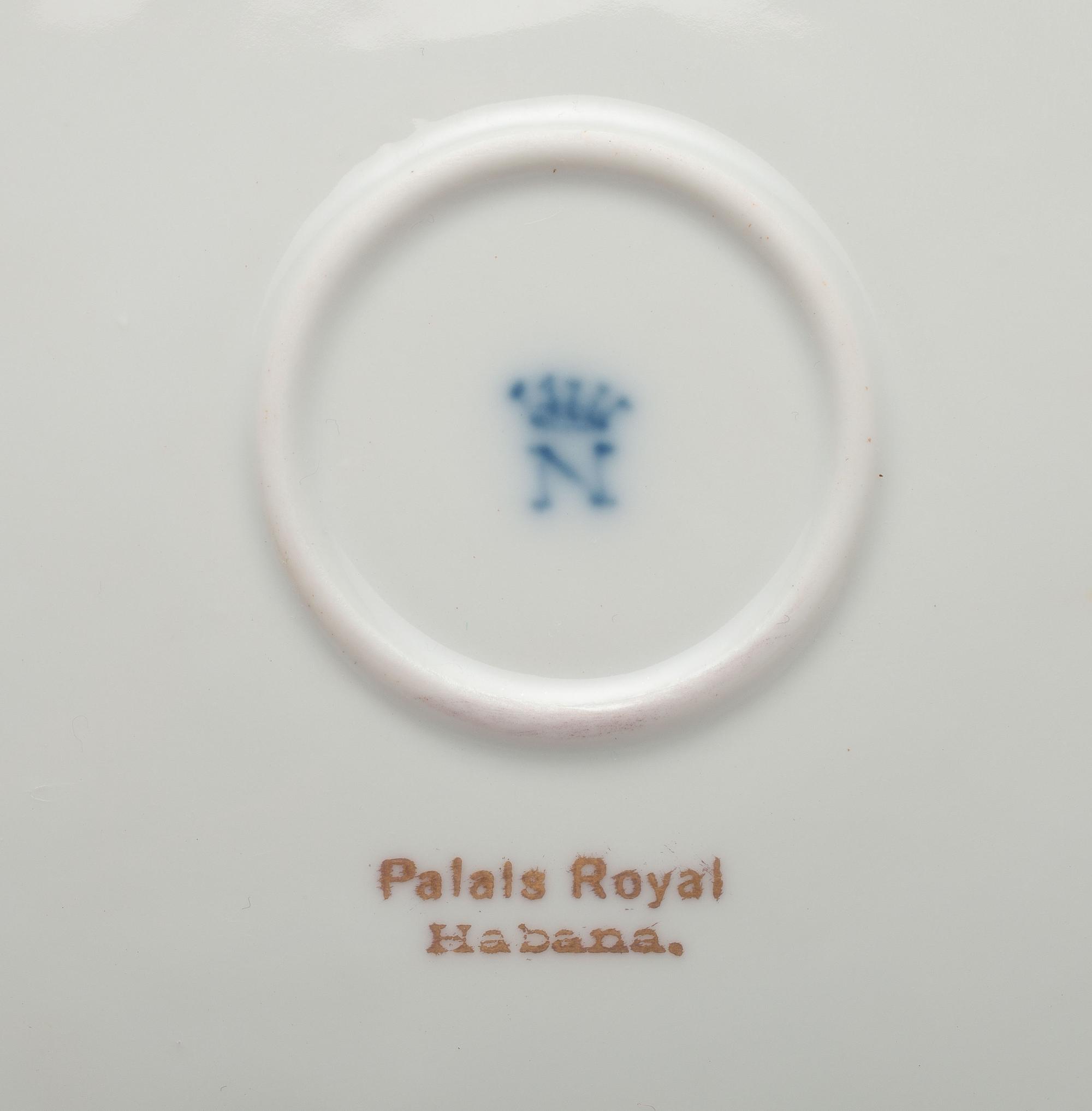 A Set of Twelve Capodimonte Porcelain Armorial Plates