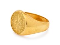 An 18 Karat Yellow Gold Ring, Italian,
