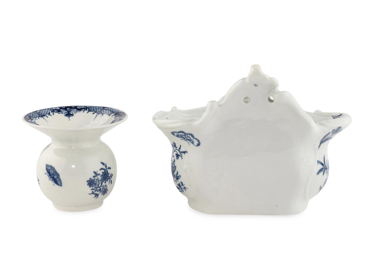 Two Worcester Porcelain Articles