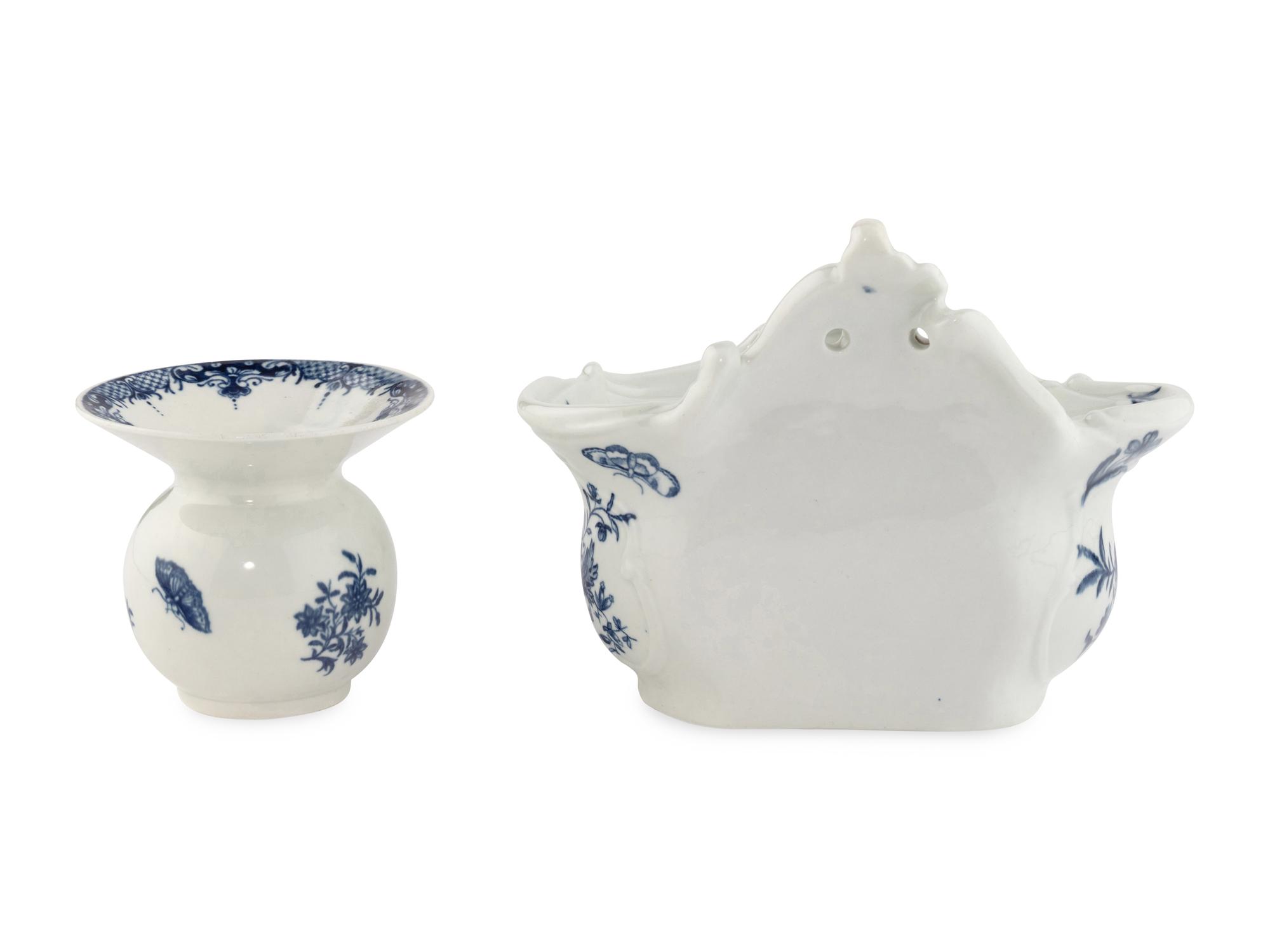 Two Worcester Porcelain Articles