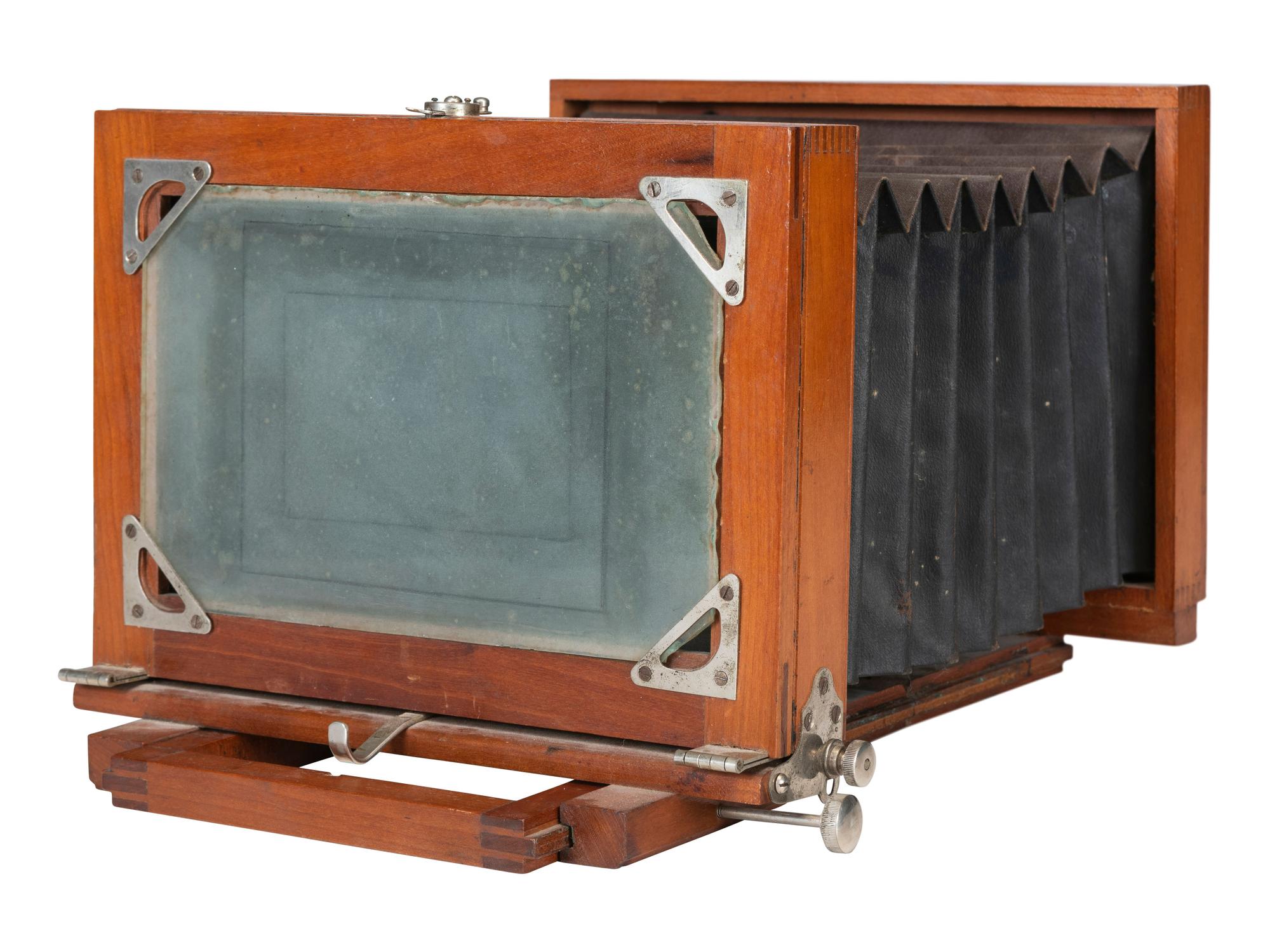 [EARLY PHOTOGRAPHY]. Rochester Optical Co. view camera with case.