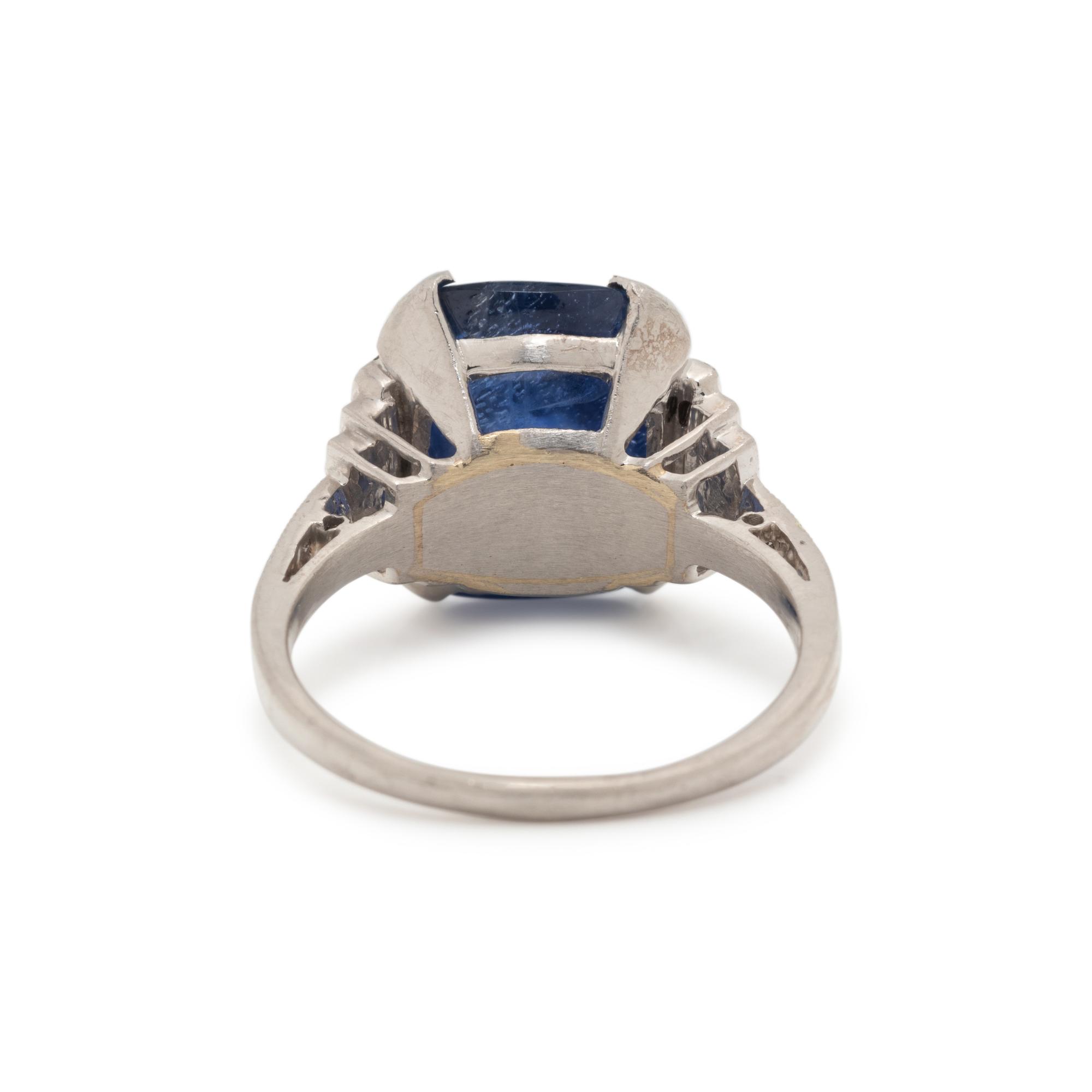 ART DECO, SAPPHIRE AND DIAMOND RING