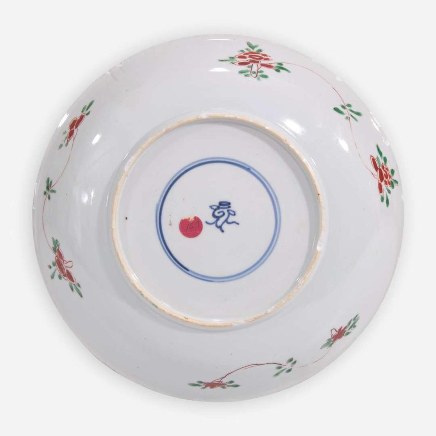 A Chinese famille verte-decorated porcelain "Butterflies" dish 五彩蝴碟盘 Kangxi period ???
