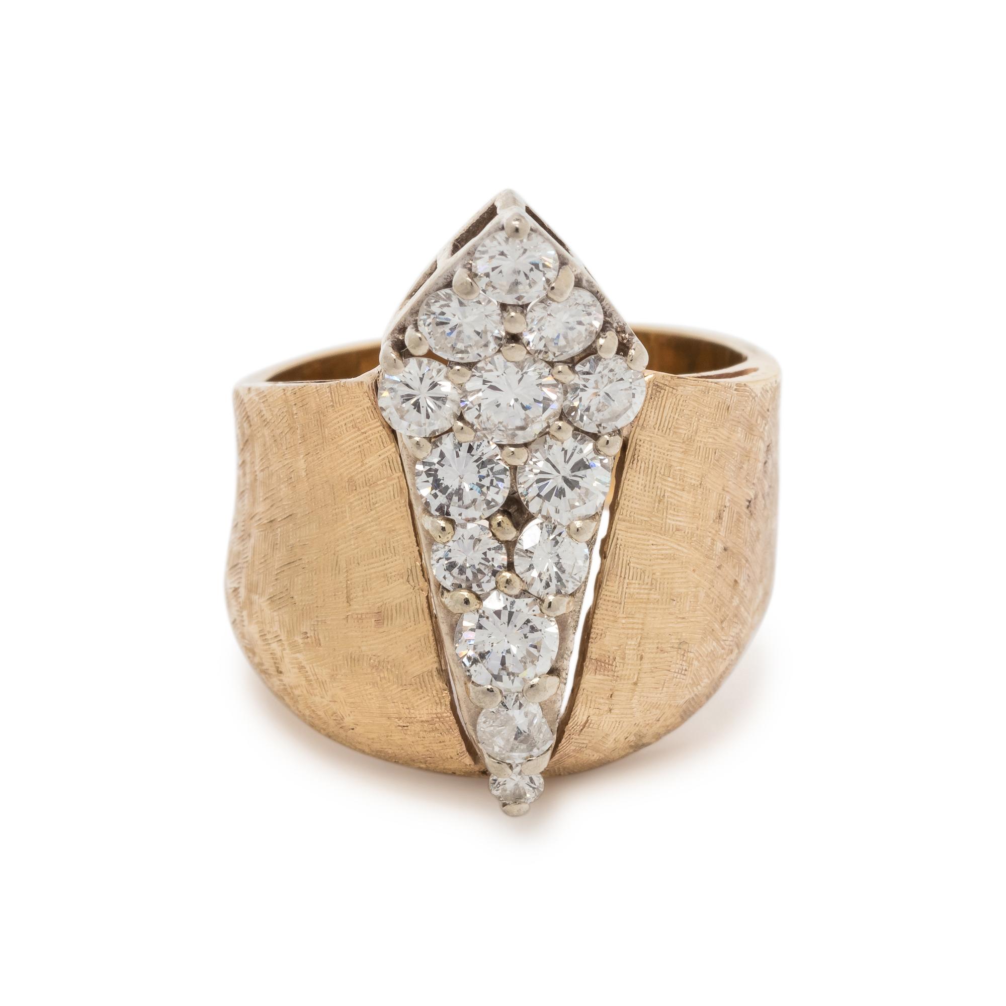 YELLOW GOLD AND DIAMOND RING