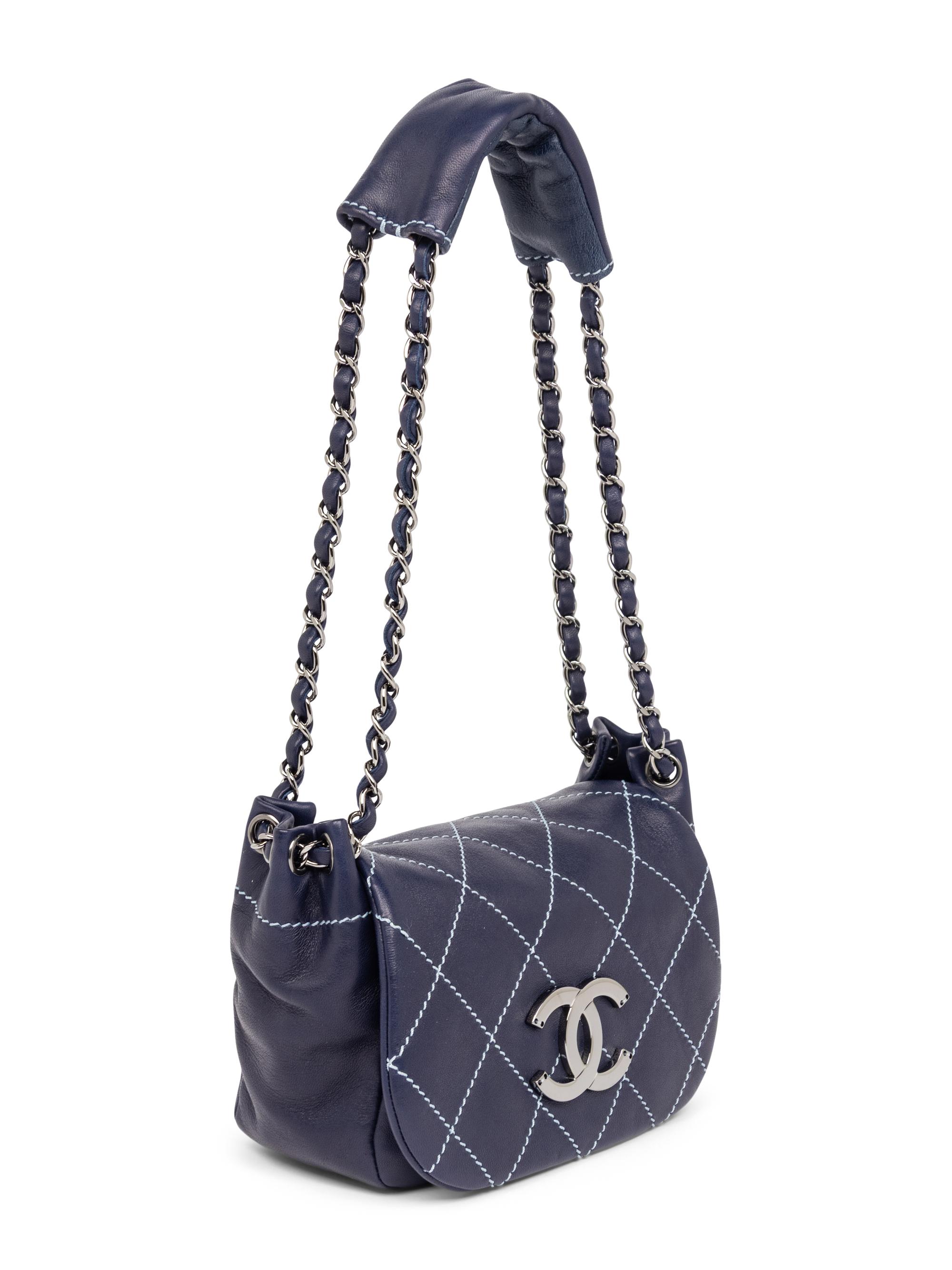 CHANEL, NAVY SURPIQUE SMALL FLAP BAG