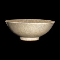 A Chinese Crackled Glazed Porcelain Bowl,18th Century or Later 清中期或以后 哥釉碗