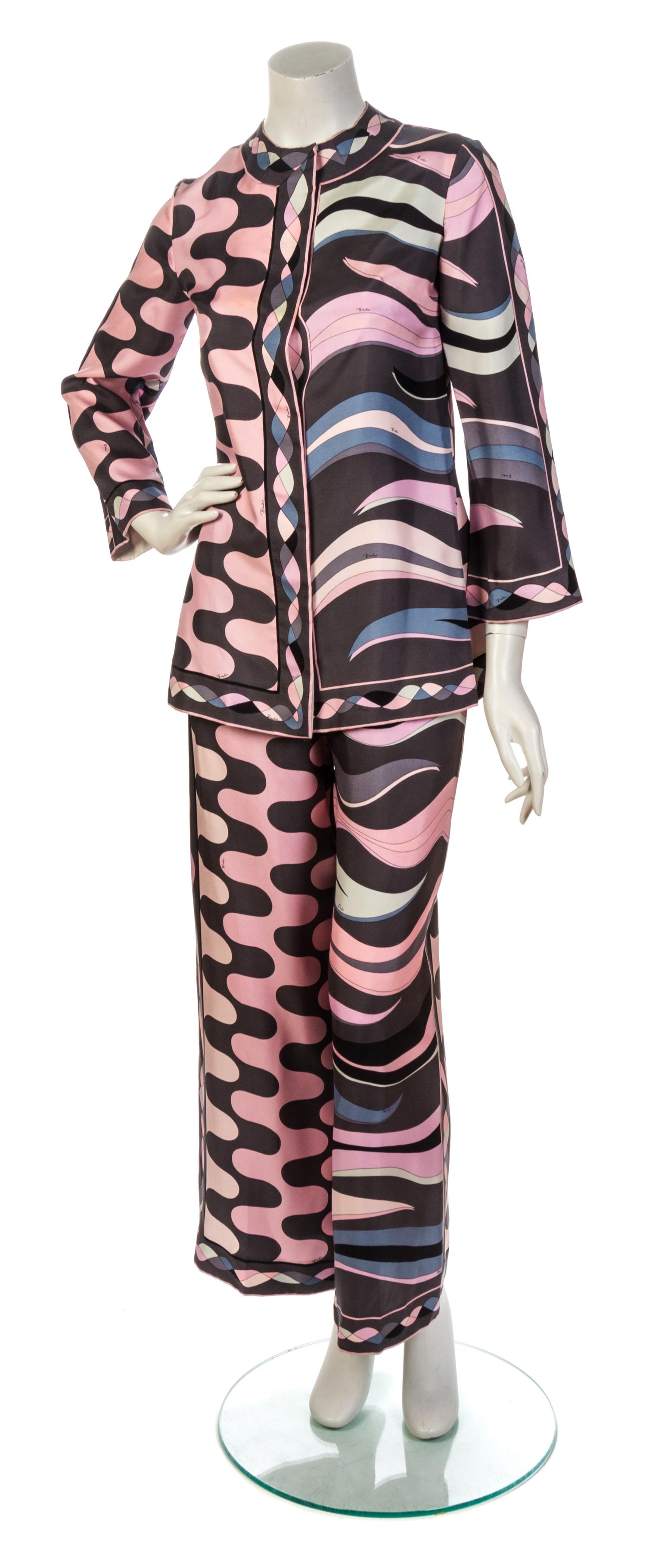 An Emilio Pucci Grey and Pink Silk Print Hostess Pajama Ensemble, Size 8.