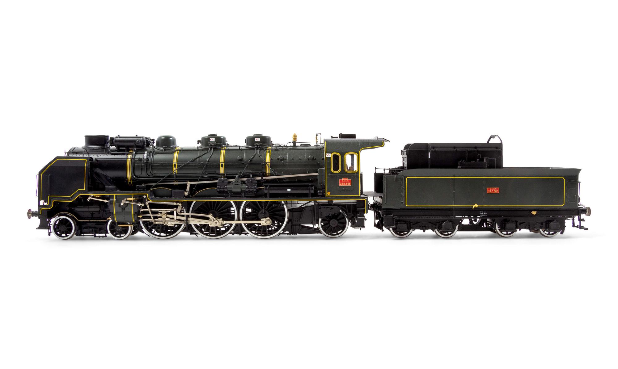 A Fulgurex Polychrome O-Gauge S.N.C.F 4-6-2 Locomotive and Tender