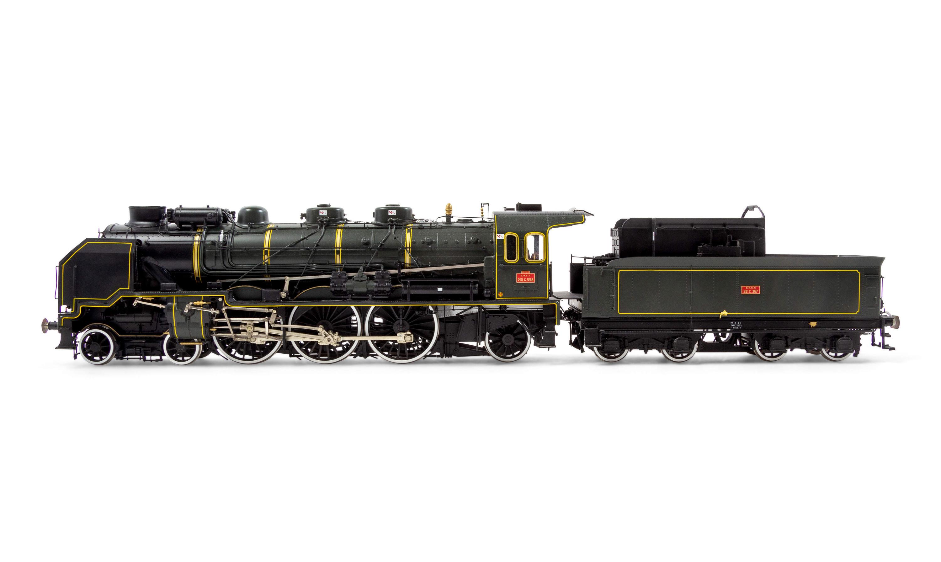 A Fulgurex Polychrome O-Gauge S.N.C.F 4-6-2 Locomotive and Tender