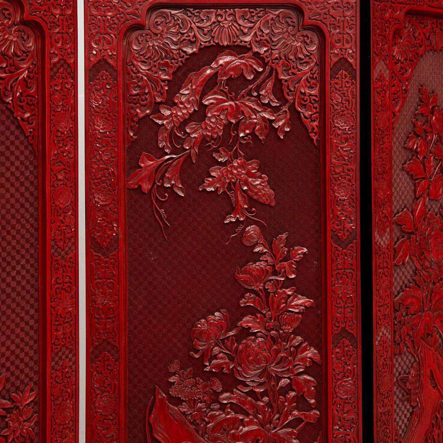 A finely-carved Chinese six-panel cinnabar lacquer wood screen 中国朱红漆六开屏风 20th century ????