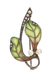 An Art Nouveau Silver, Plique-a-jour and Seed Pearl Brooch, 2.50 dwts.