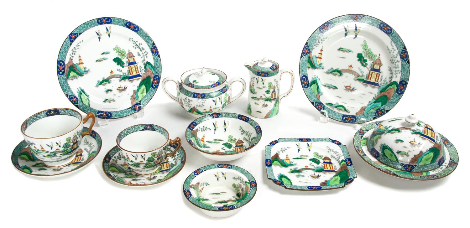 An Crown Staffordshire Assembled Porcelain Dinner Service Diameter of largest 8 1/4 inches. — 20TH CENTURY