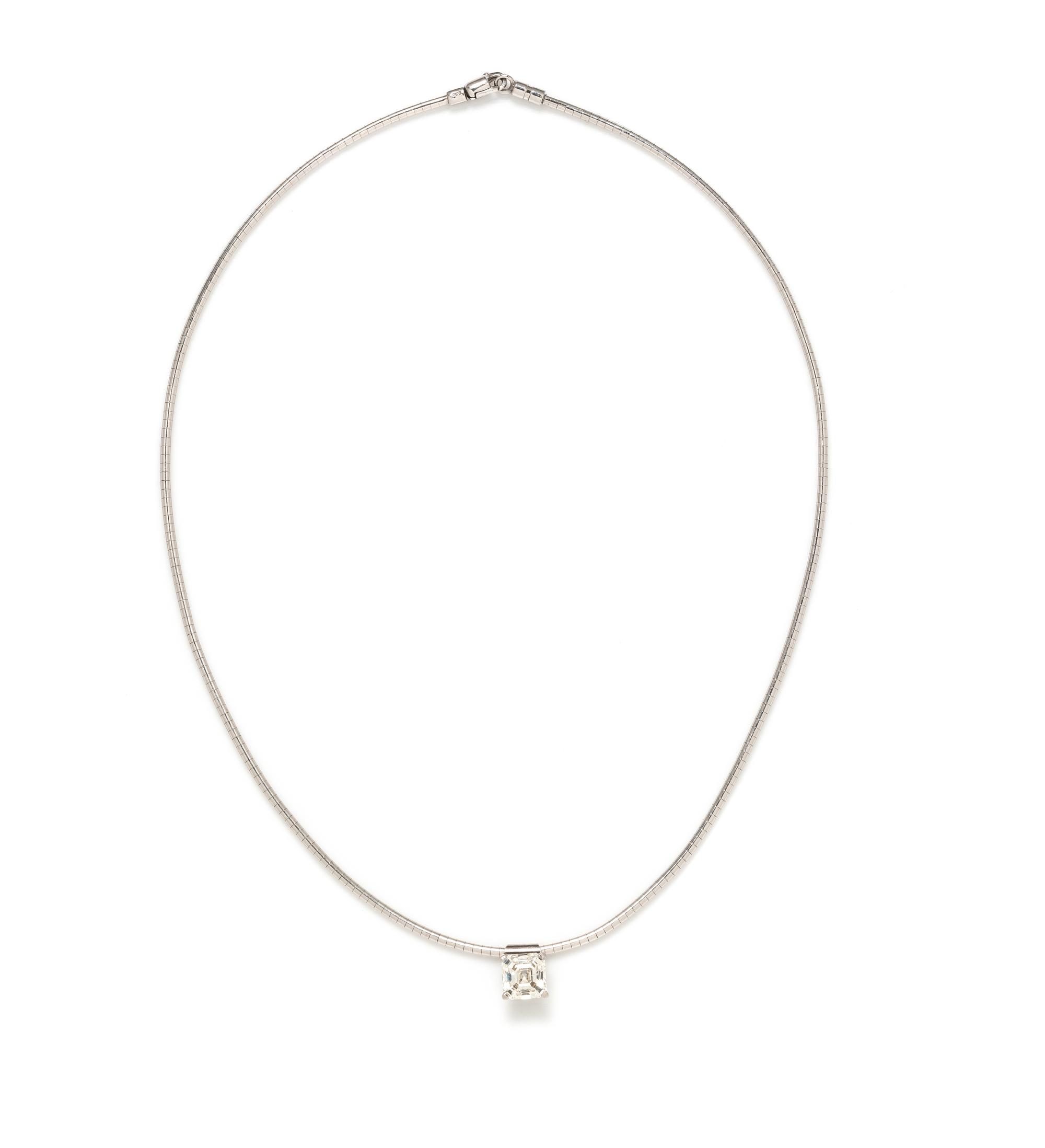 DIAMOND PENDANT/NECKLACE