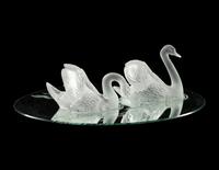 A Lalique Miroir Cygnes Centerpiece