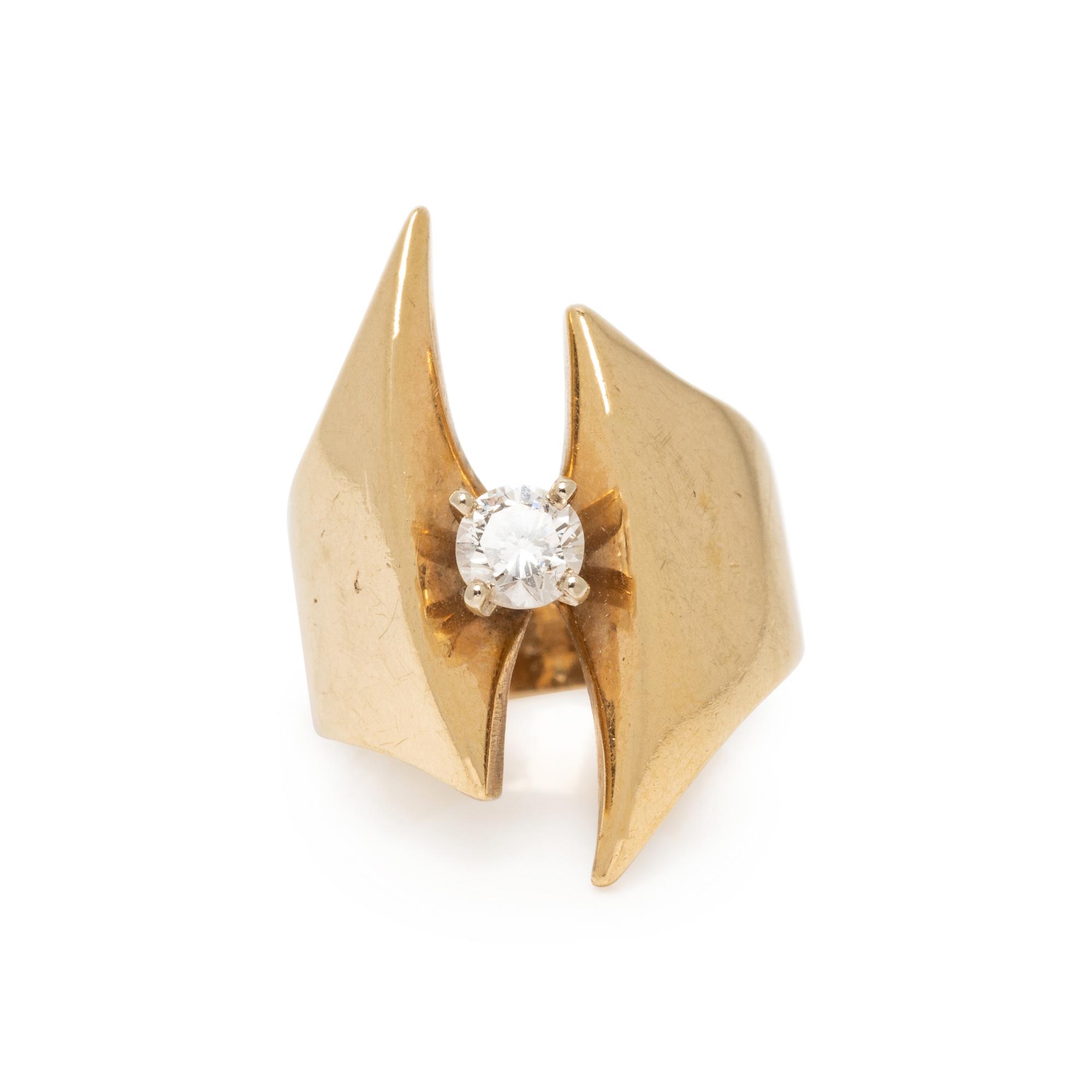 YELLOW GOLD AND DIAMOND RING