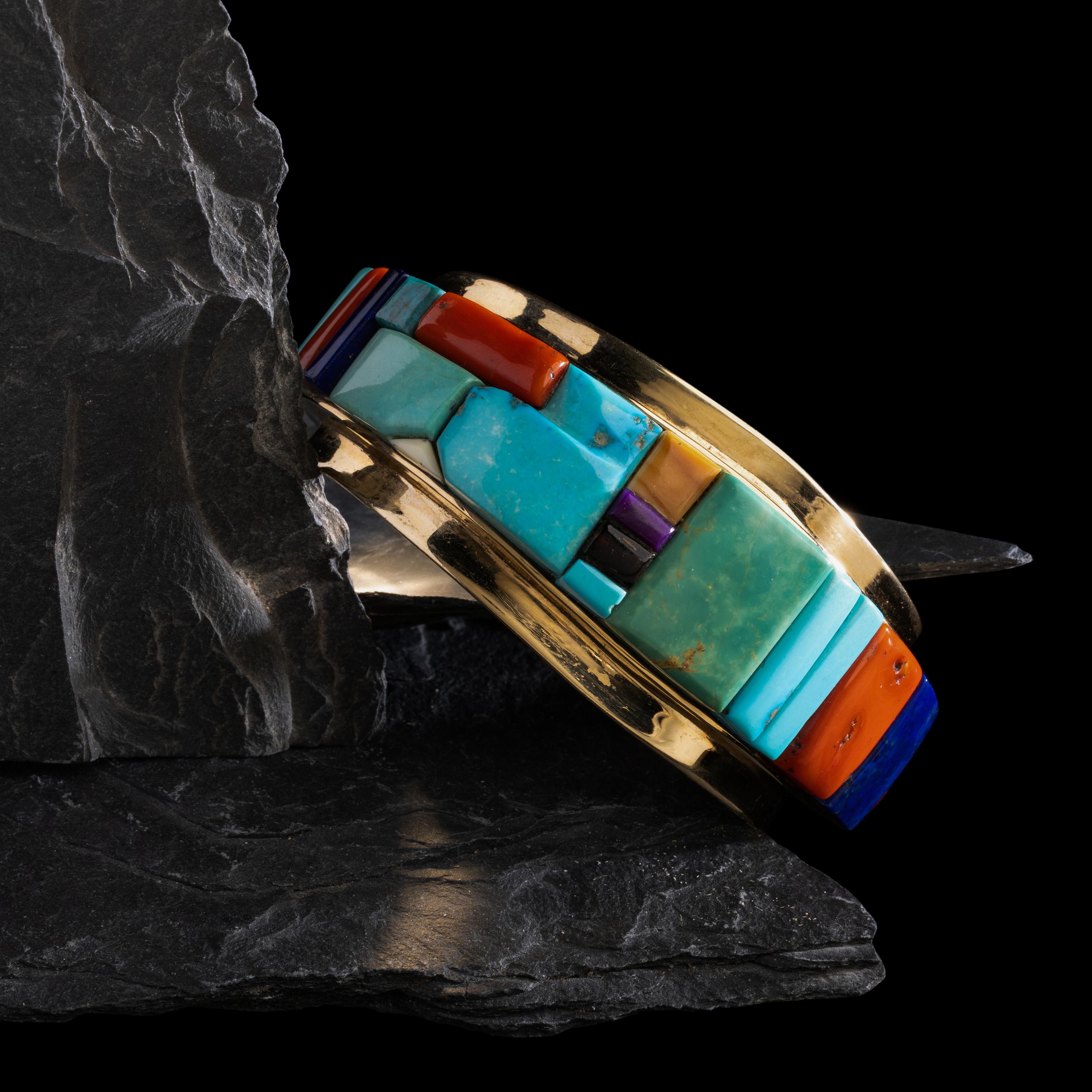 Darryl Edwards (American, 20th century) — 14K Gold and Cobblestone Inlay Cuff Bracelet