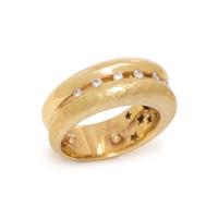 YELLOW GOLD AND DIAMOND RING