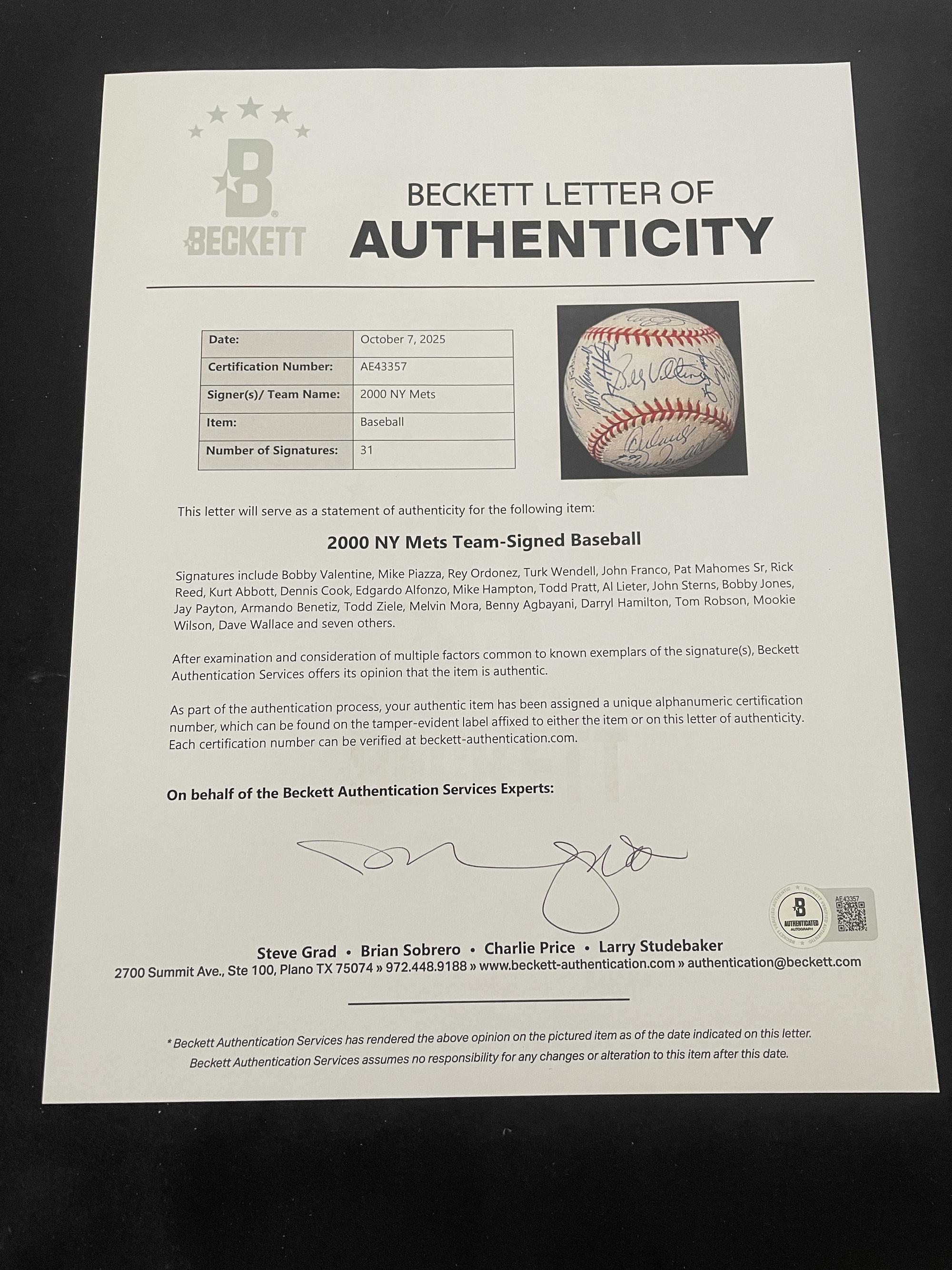 A 2000 National League Champion New York Mets Team Signed Autograph Baseball - 31 Signatures (Beckett Authentication Services Letter)
