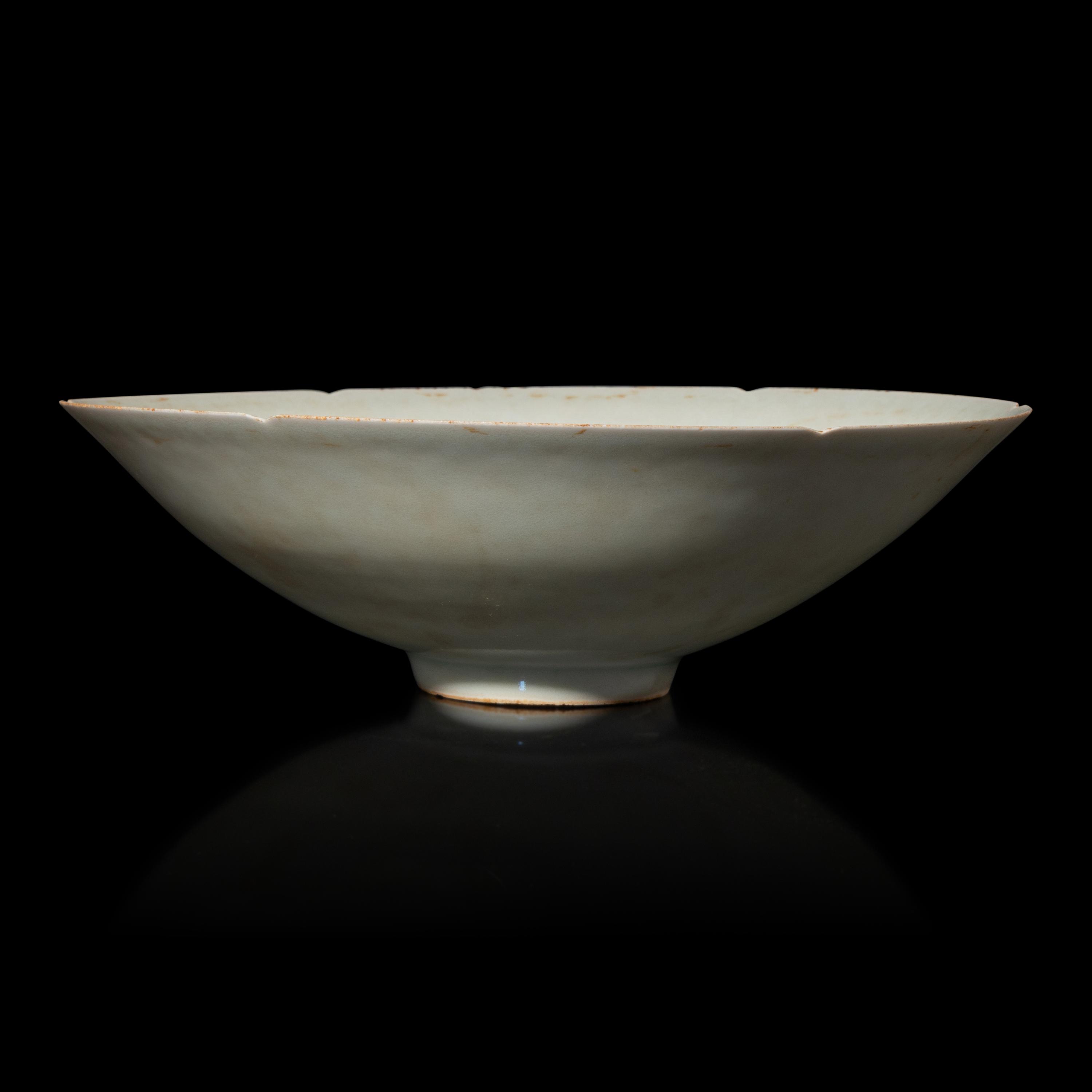 A Chinese Qingbai Porcelain Bowl, Possibly Southern Song Dynasty — 或爲南宋 青白釉刻花碗