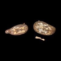 Two Chinese Mother of Pearl Bird-Form Boxes and Covers, Late 19th/Early 20th Century 晚清/民國 乾隆御製款嵌螺鈿雞鴨蓋盒一對