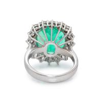 COLOMBIAN EMERALD, DIAMOND, AND WHITE GOLD RING
