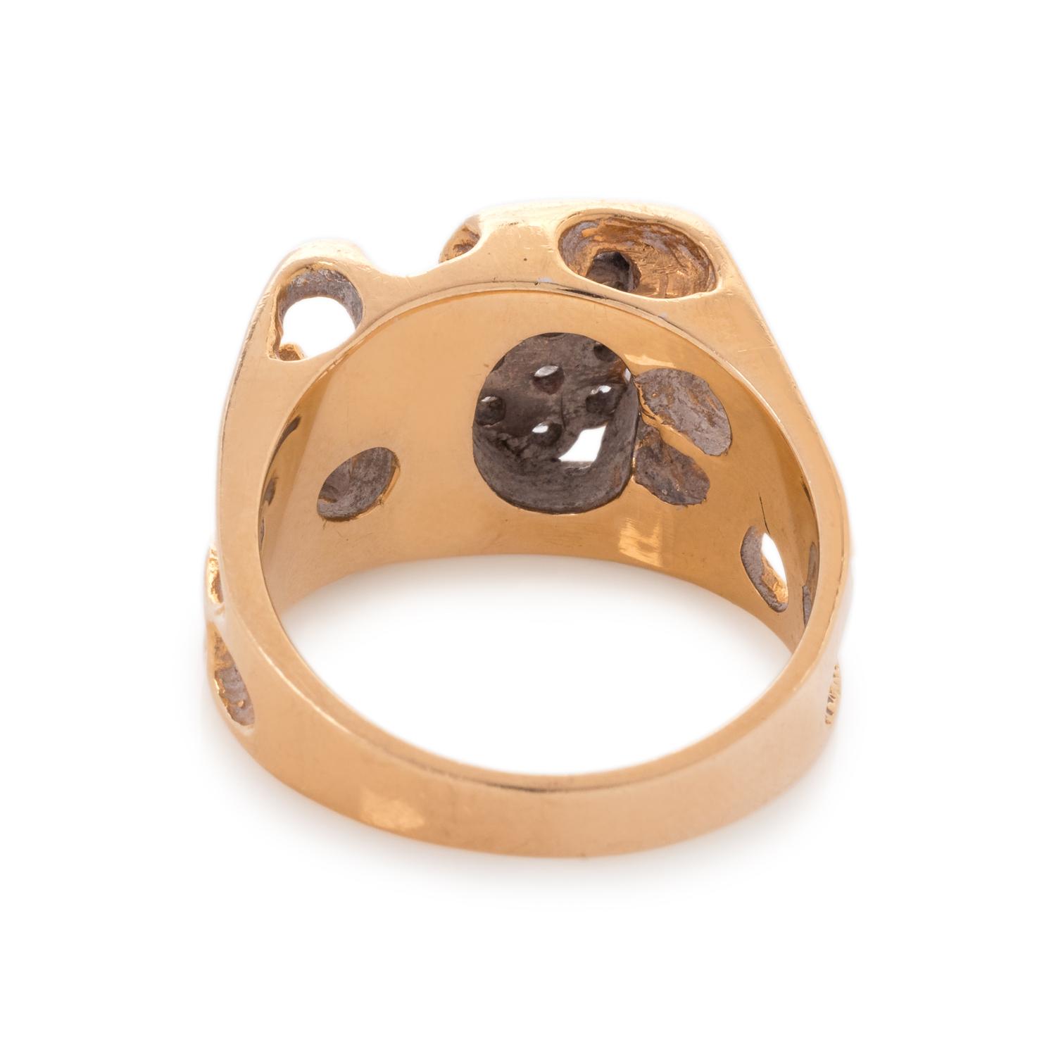 YELLOW GOLD AND DIAMOND RING