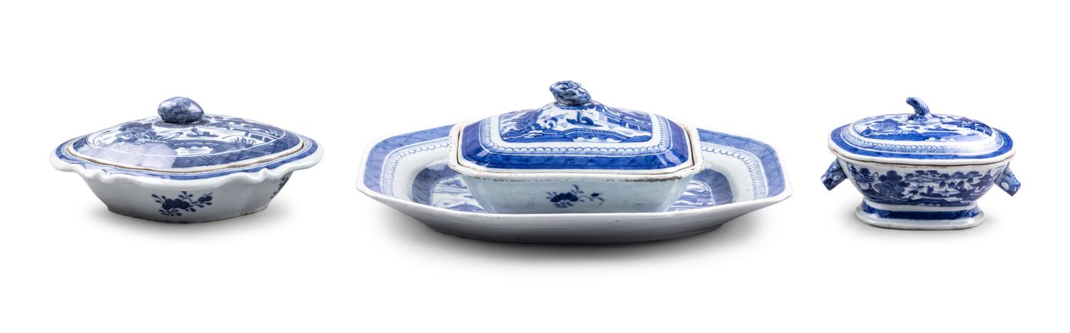 13 Chinese Export Blue and White Porcelain Articles