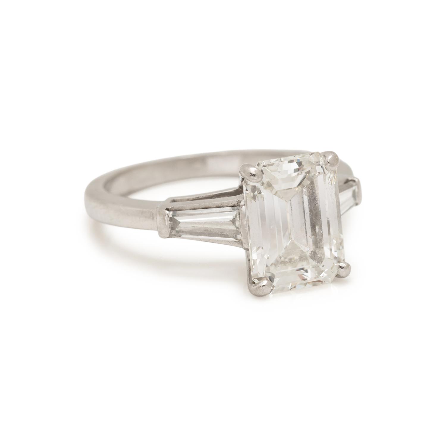 DIAMOND RING