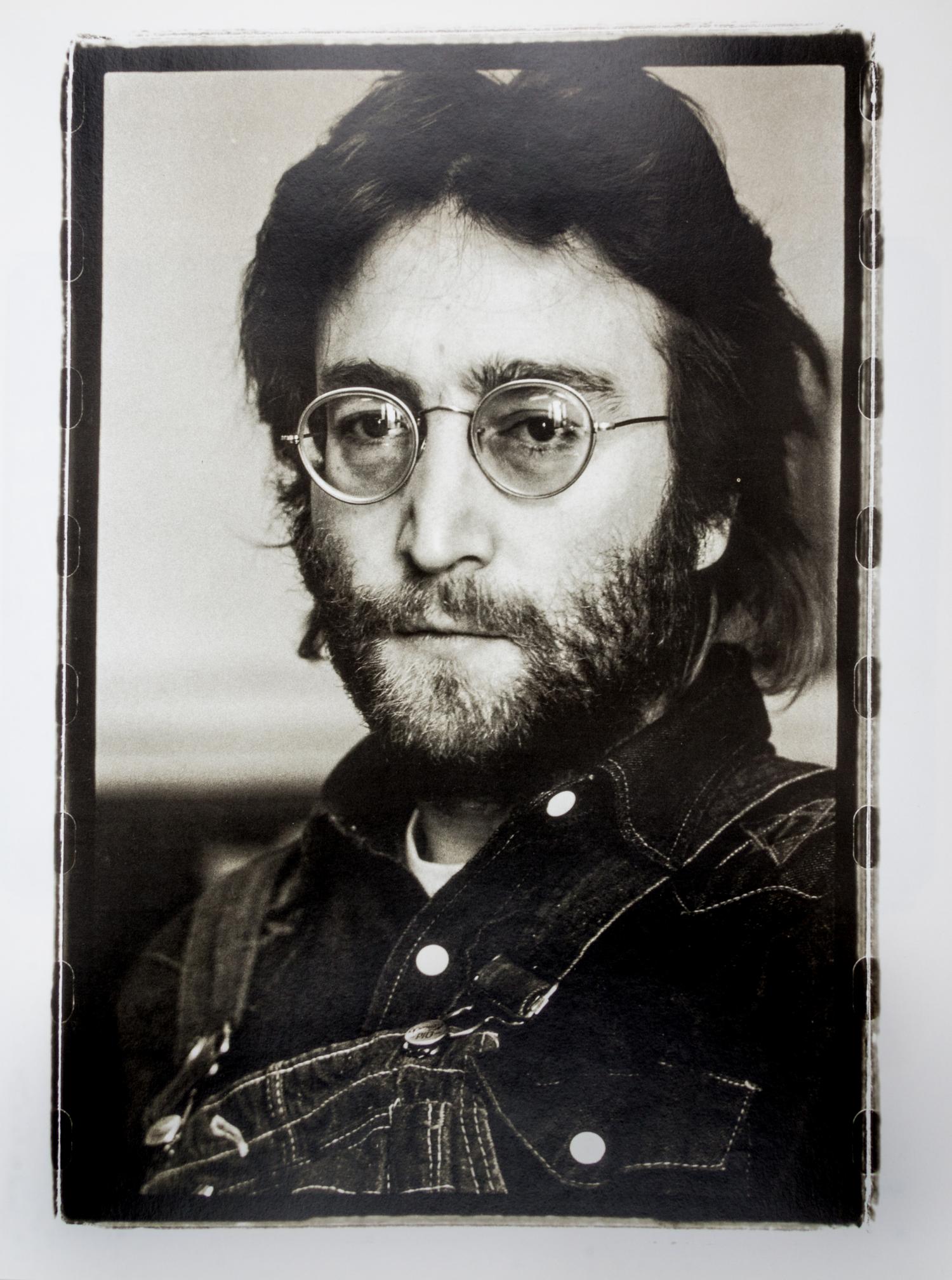 (PHOTOGRAPHY) 3 works by Eve Arnold, Annie Liebovitz and Sebastaio Salgado.