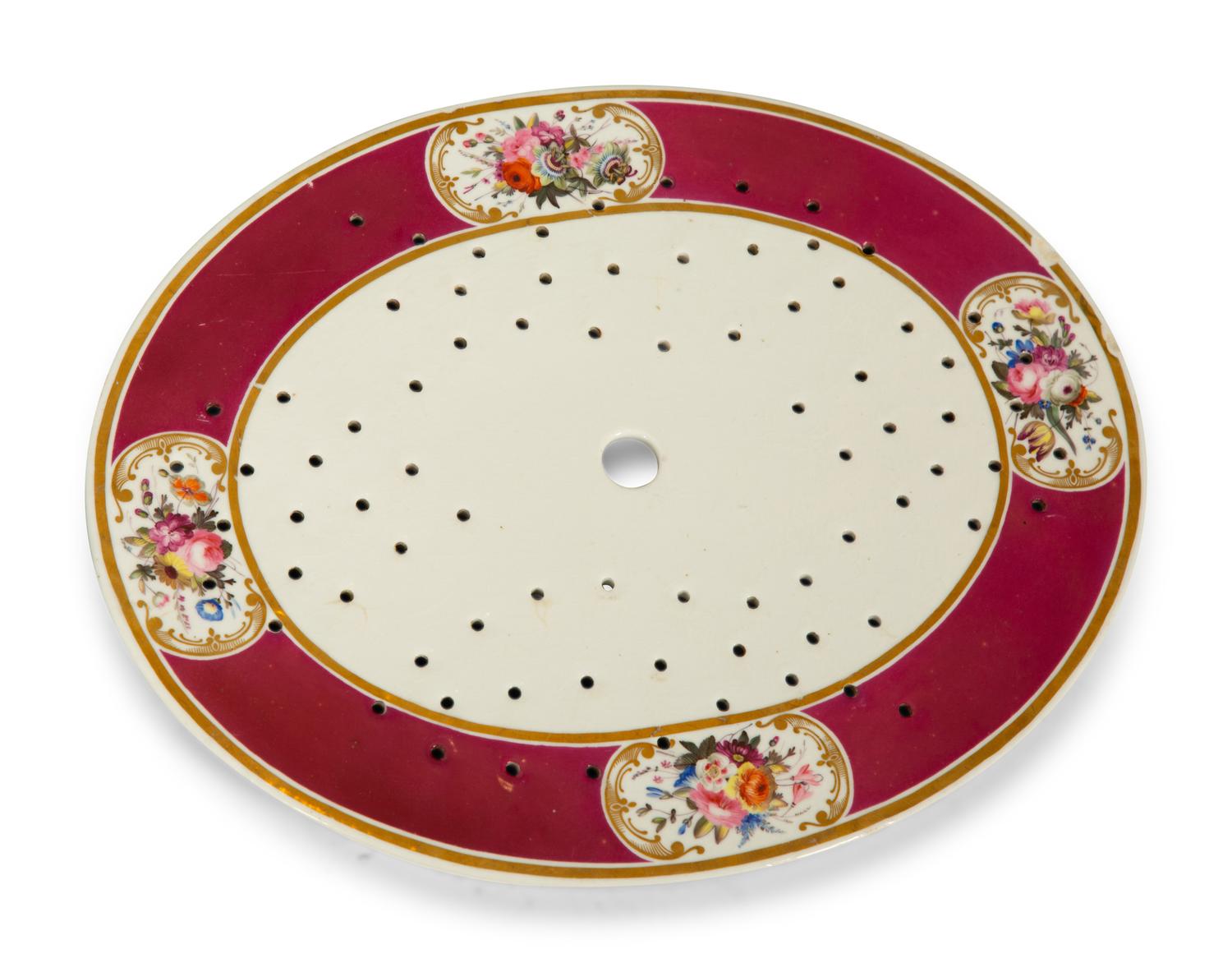 A Group of Five Chamberlain Worcester Platters and a Mazzerin Insert — EARLY 19TH CENTURY
