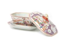 A Chinese Export Porcelain Tureen and Platter