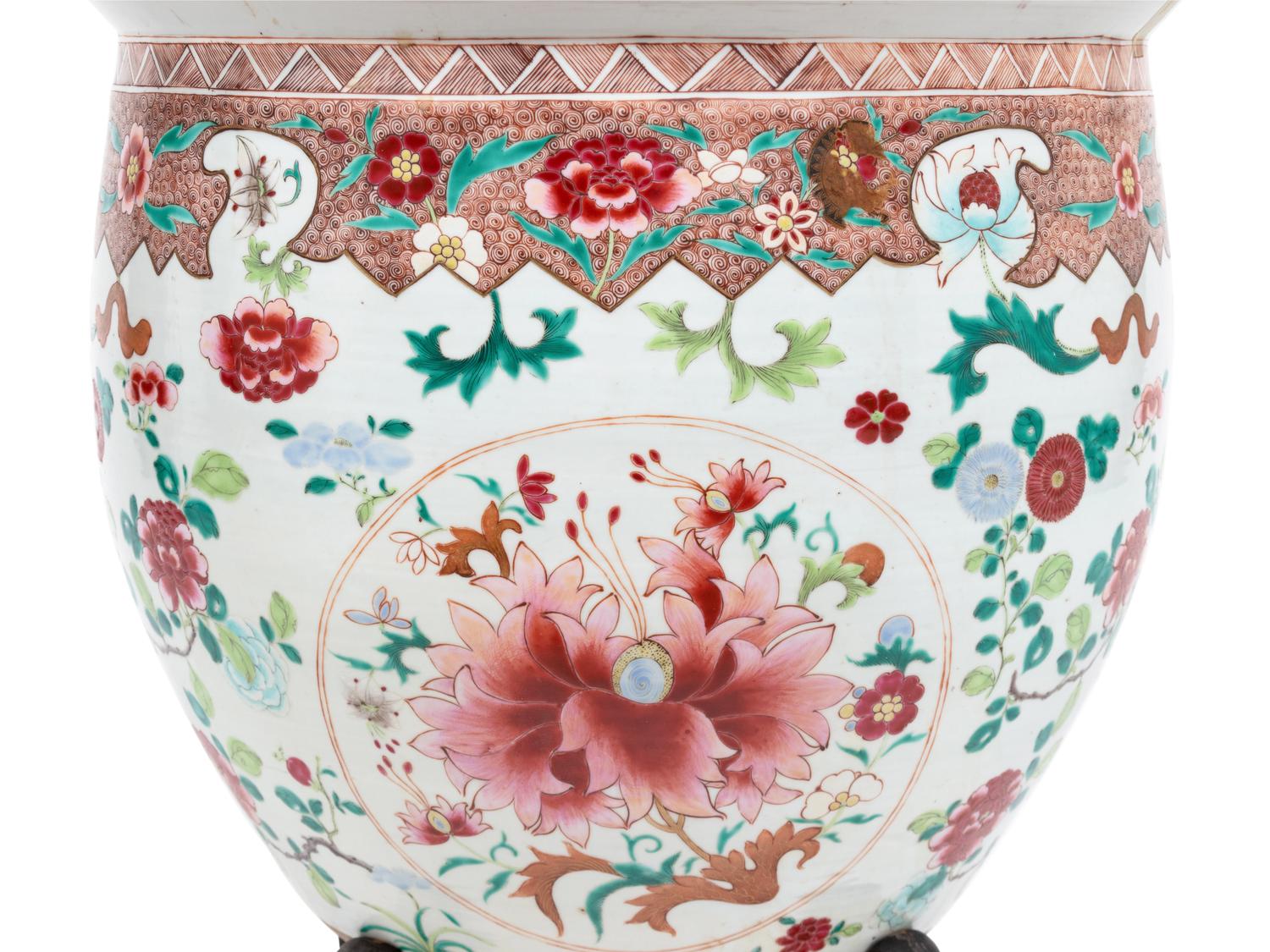 A Chinese Famille Rose Porcelain Jardinière