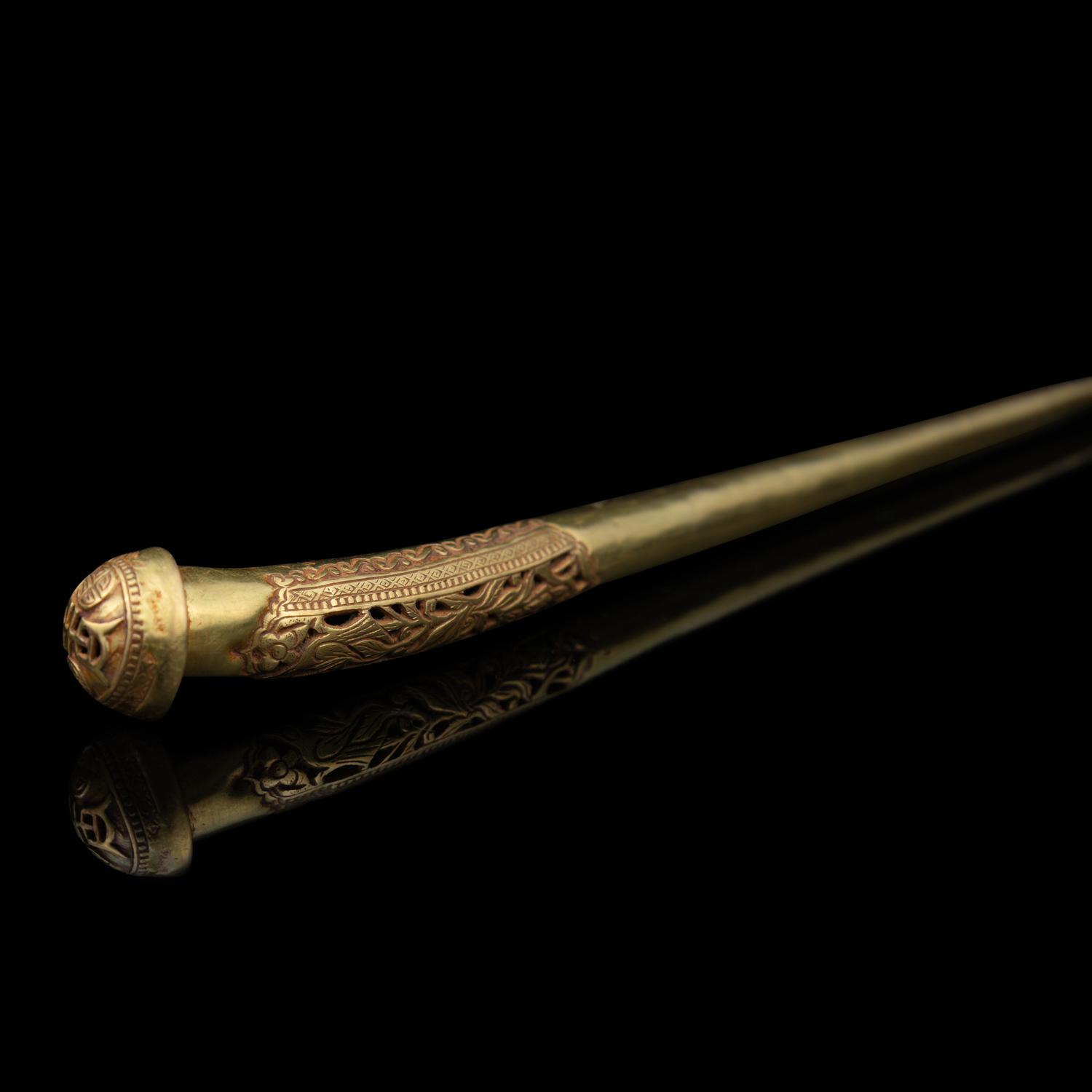 A Chinese Gold 'Longevity' Hairpin, Tongzan, Late Ming Dynasty 明晚期 滇式壽字紋金長簪