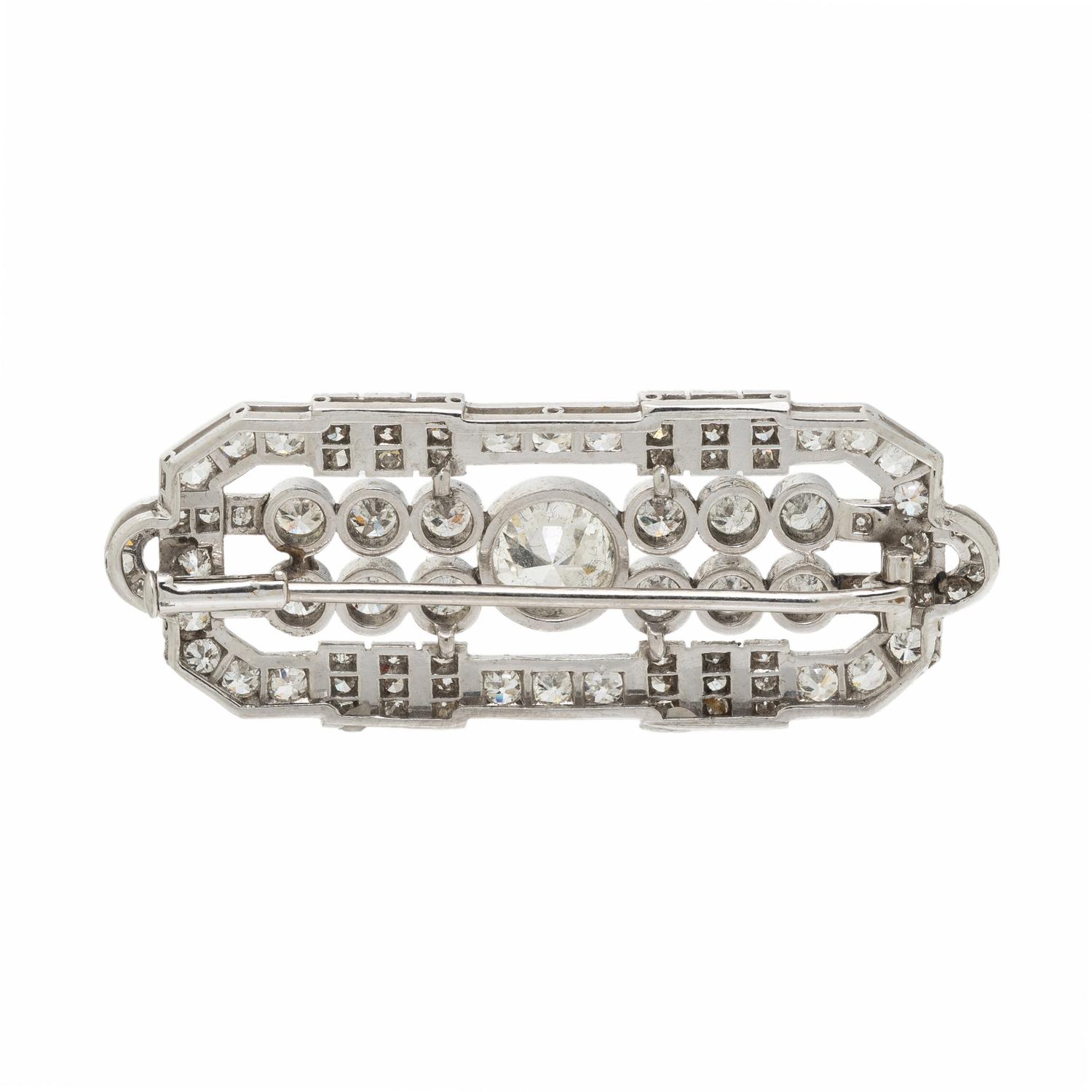 ART DECO, DIAMOND AND PLATINUM BROOCH