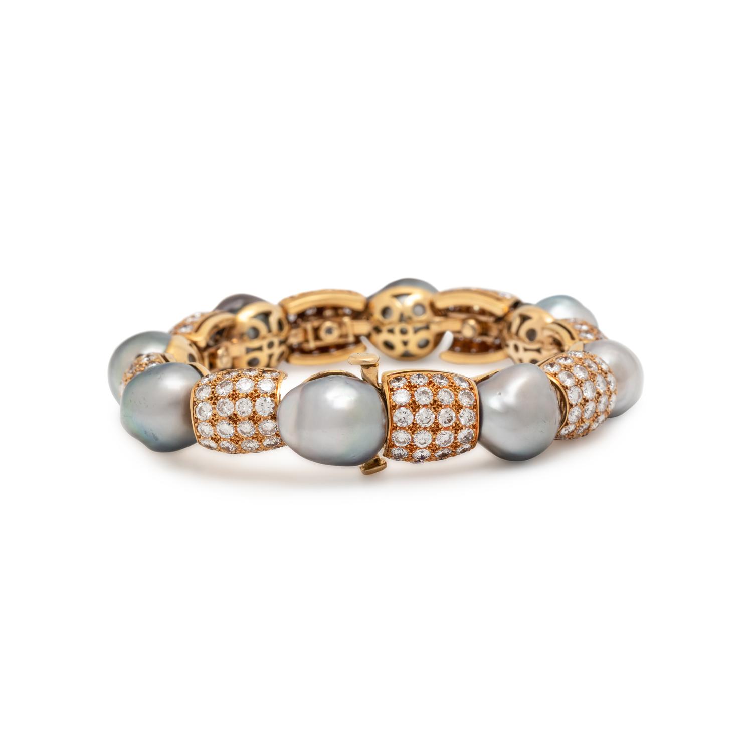 CULTURED TAHITIAN PEARL AND DIAMOND BRACELET