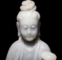 A Chinese Celadon Jade Seated Guanyin, 20th Century — 近代 青玉觀音坐像