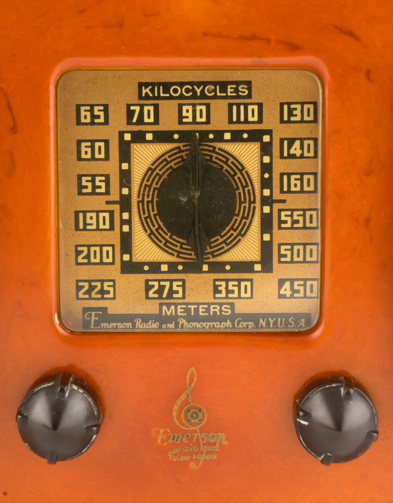 An Emerson EP375 5 Plus 1 Radio