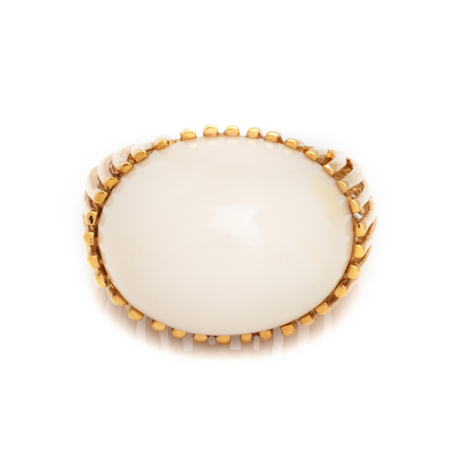 YELLOW GOLD AND WHITE CORAL RING