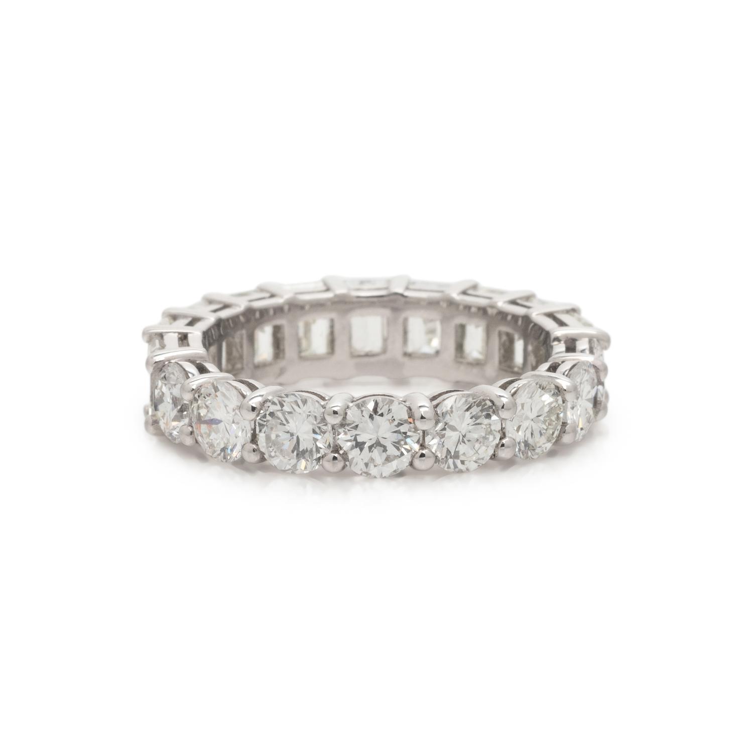 TWO-SIDED DIAMOND ETERNITY BAND