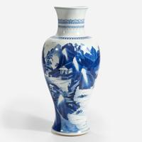A Chinese blue and white porcelain baluster vase