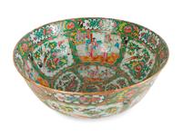 A Large Chinese Export Gold Medallion Porcelain Punch Bowl — 19TH CENTURY