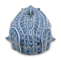 A Chinese Export Blue and White Frog-Form Covered Box