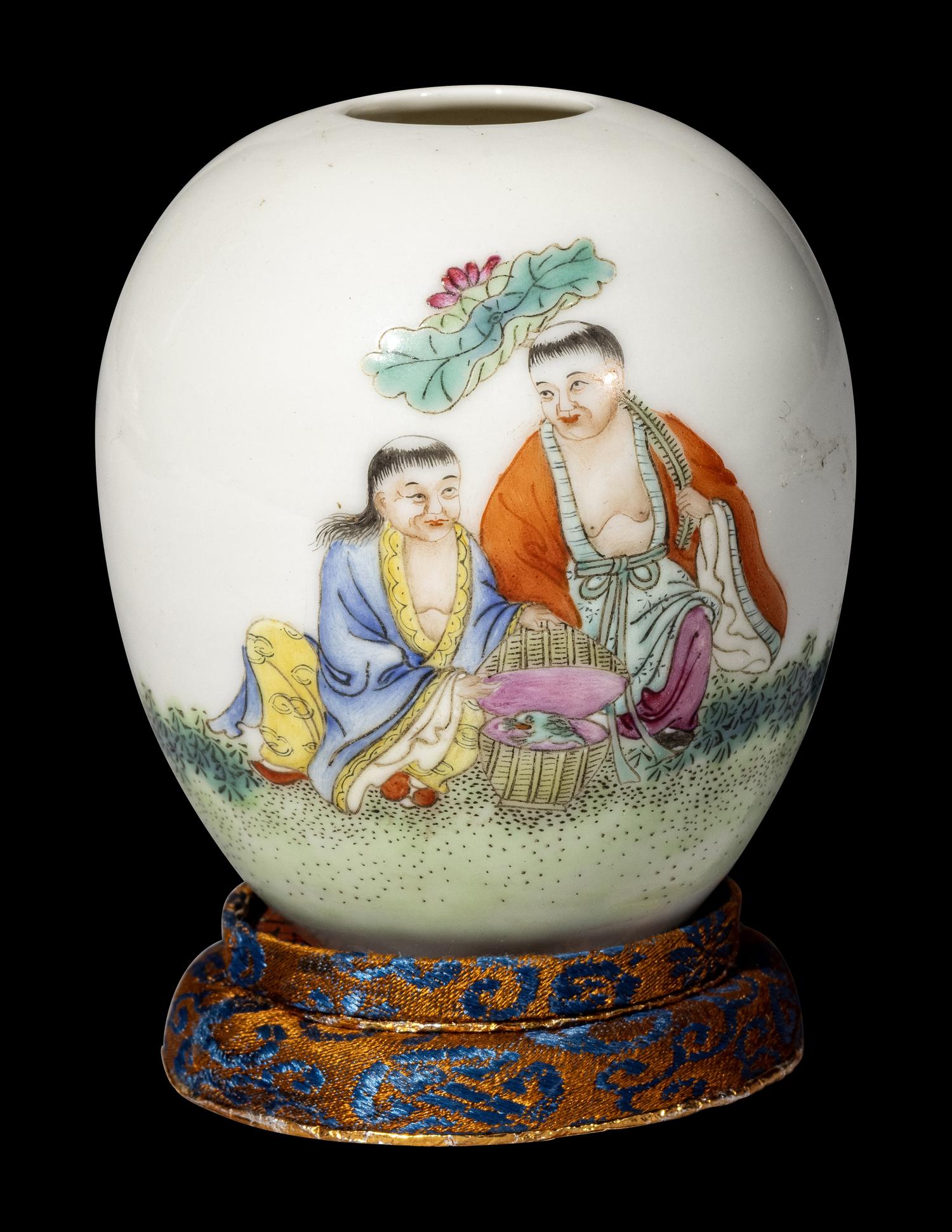 A Chinese Famille Rose Porcelain Jar