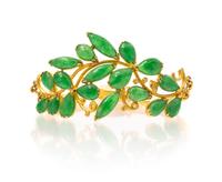 A High Karat Yellow Gold and Jadeite Bracelet, 20.70 dwts.
