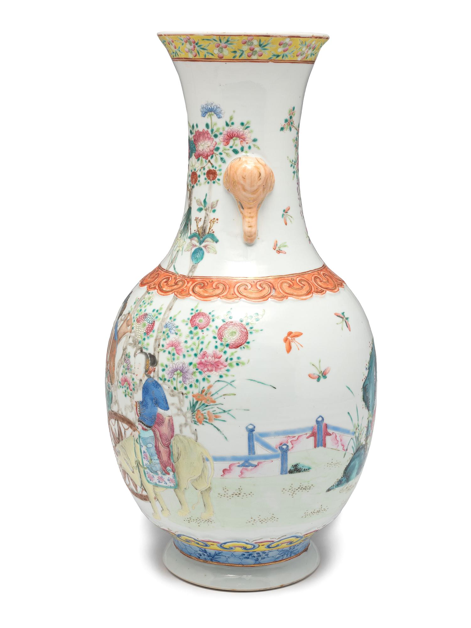 A Chinese Republic Period Famille Rose Porcelain Vase