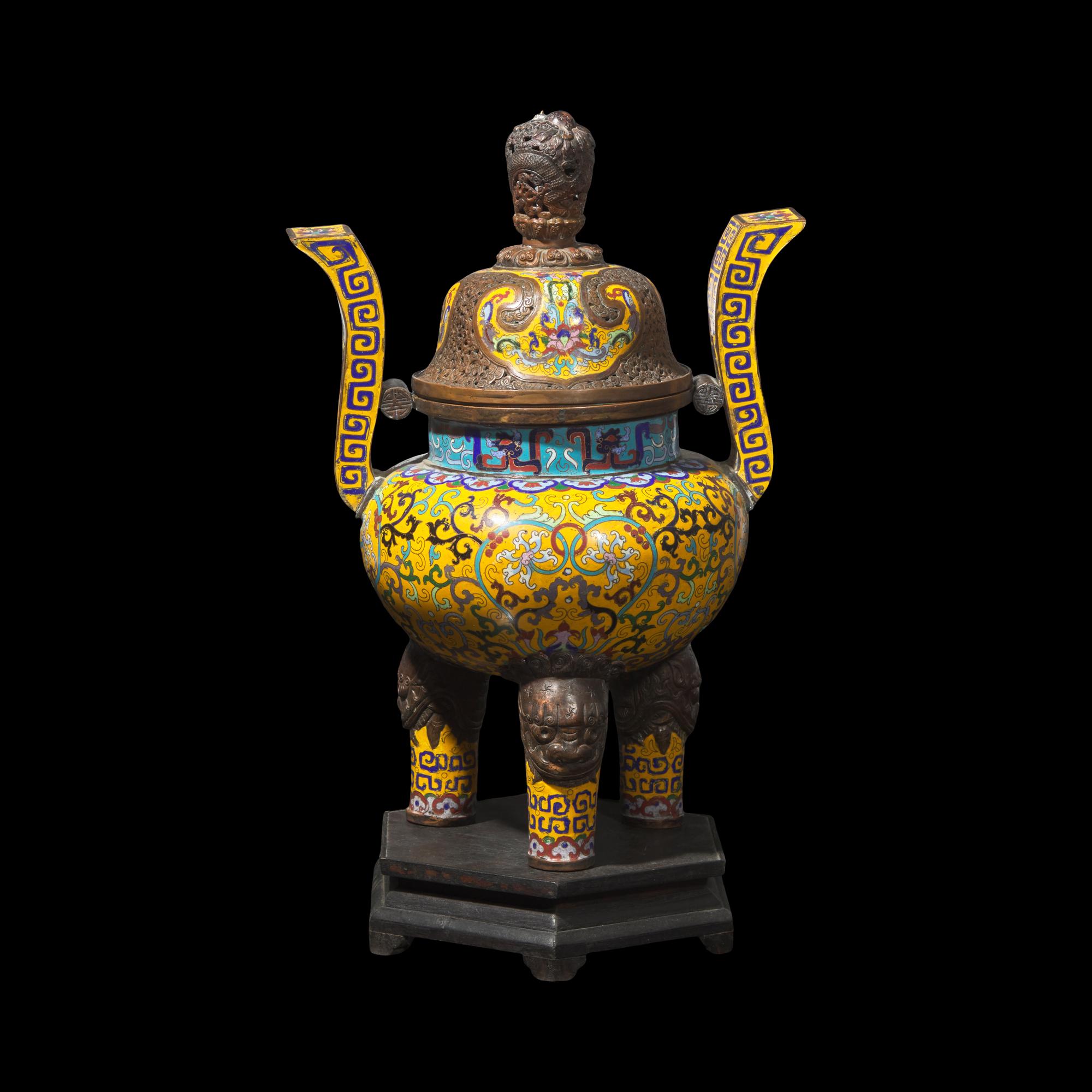 A Chinese Cloisonne Enamel Tripod Censer, 20th Century 近代 掐絲琺琅三足爐