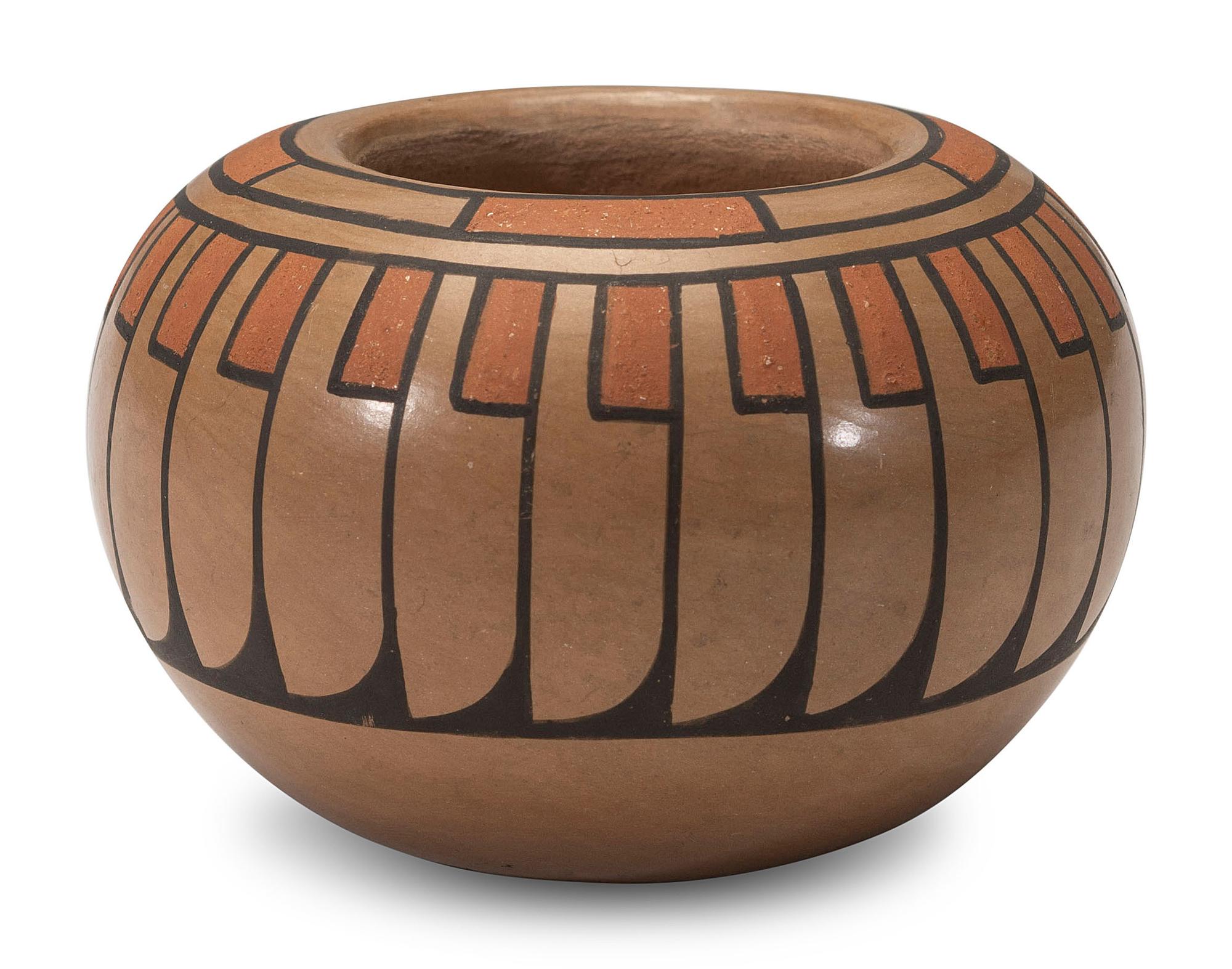 Polychrome Pottery Jar with Repeating Feathers