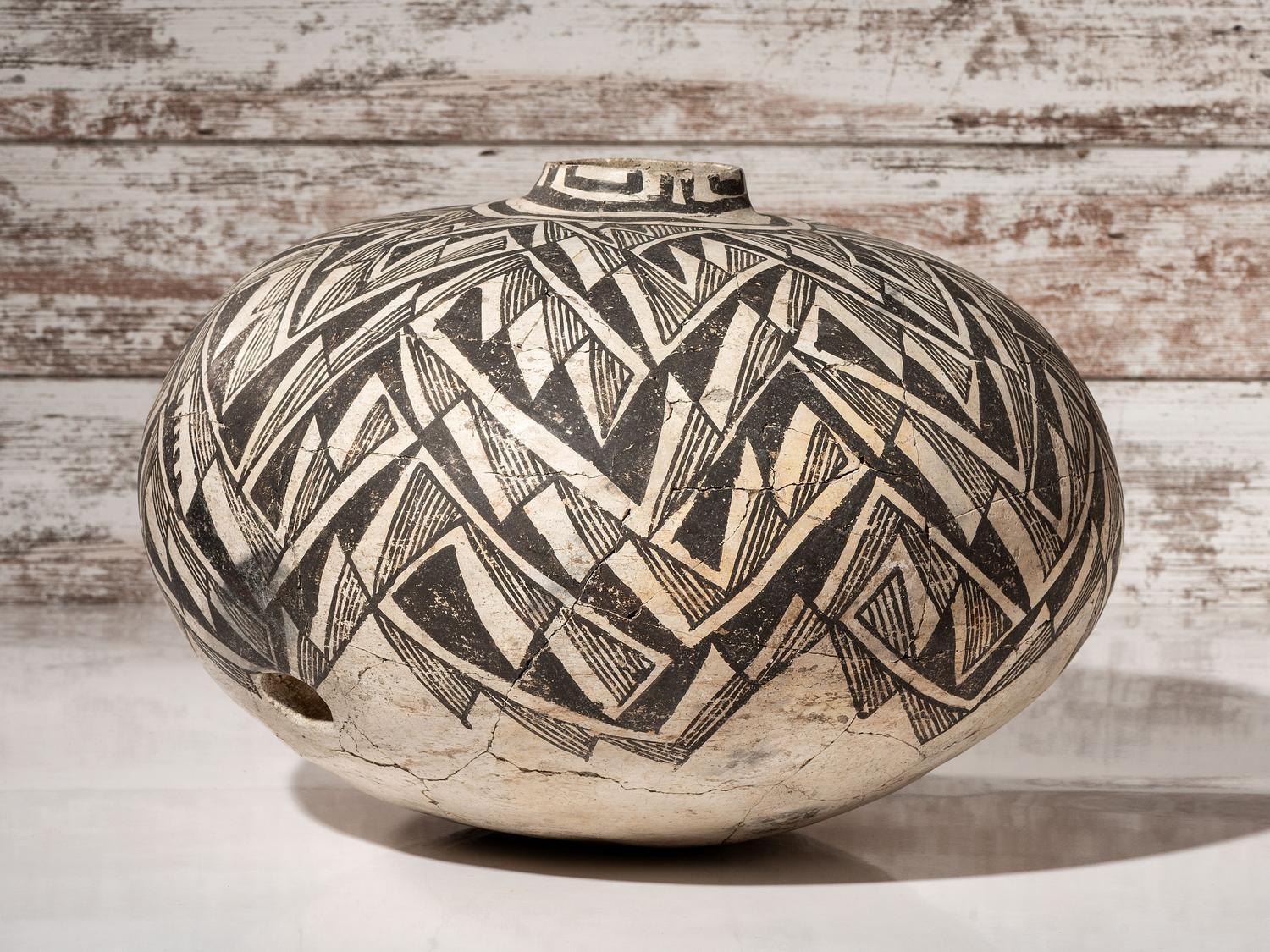Ancestral Pueblo, Tularosa Pottery Olla