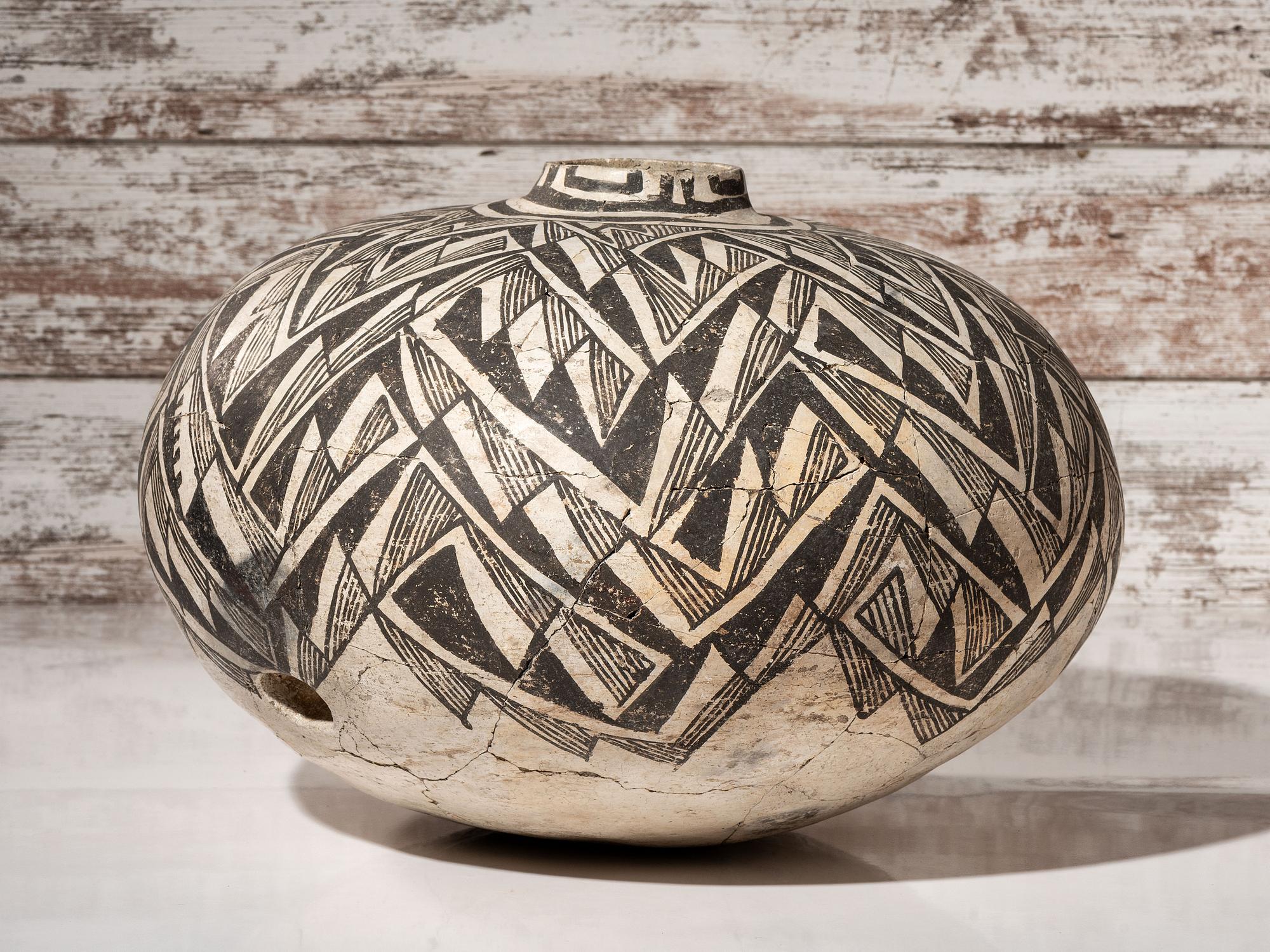 Ancestral Pueblo, Tularosa Pottery Olla